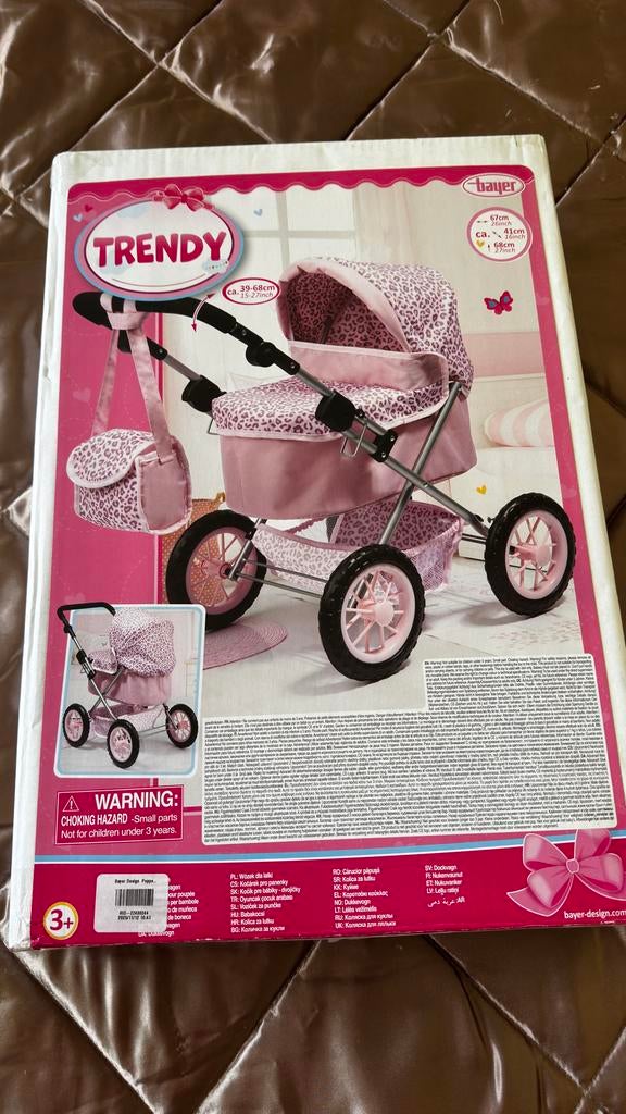 Nieuwe Bayer poppenwagen roze panterprint - Trendy, Kinderen en Baby's, Speelgoed | Poppen, Ophalen of Verzenden, Nieuw, Overige typen