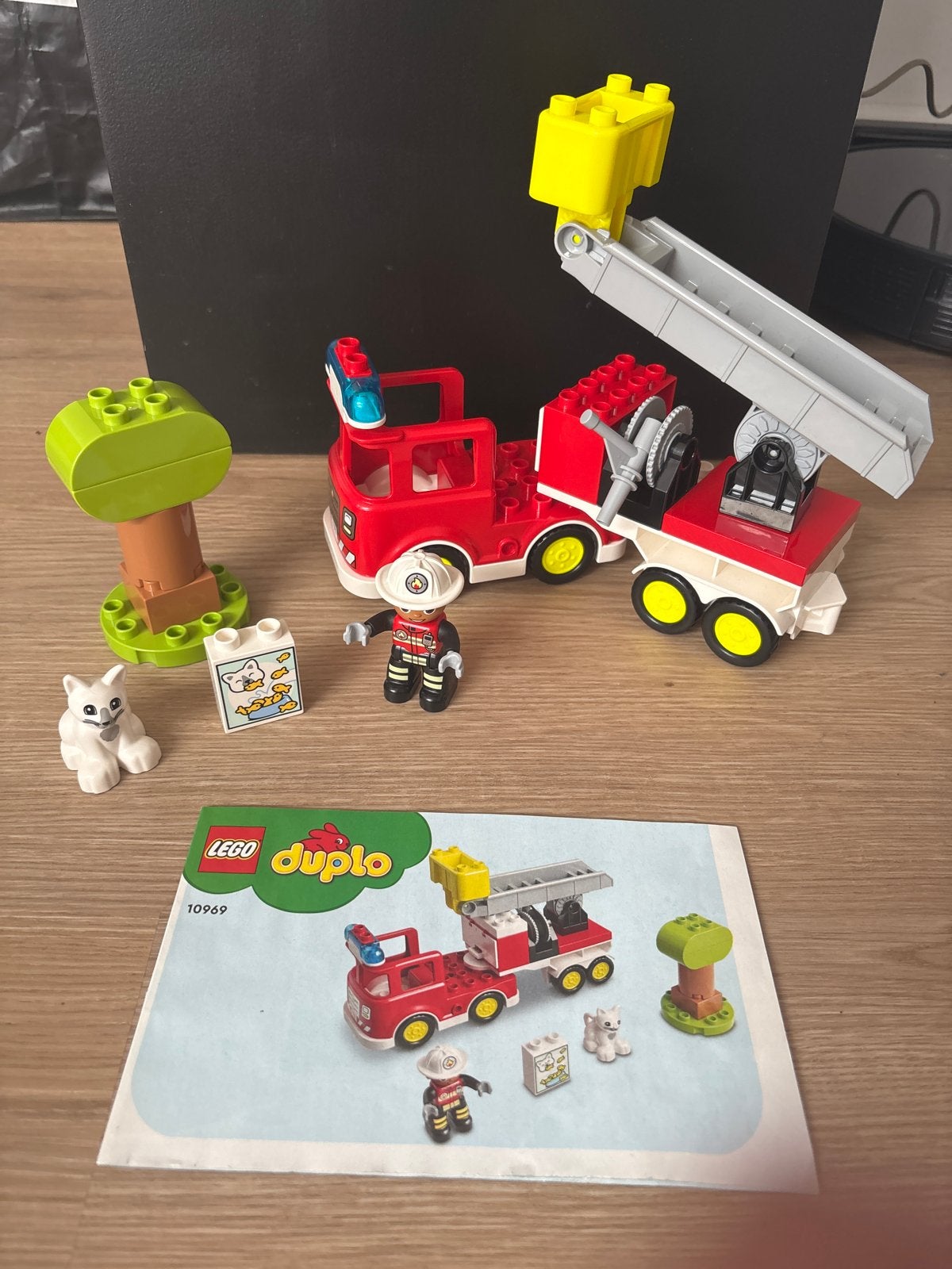 LEGO Duplo Brandweerwagen 10969 met brandweerman en kat, Ophalen of Verzenden, Gebruikt, Overige merken
