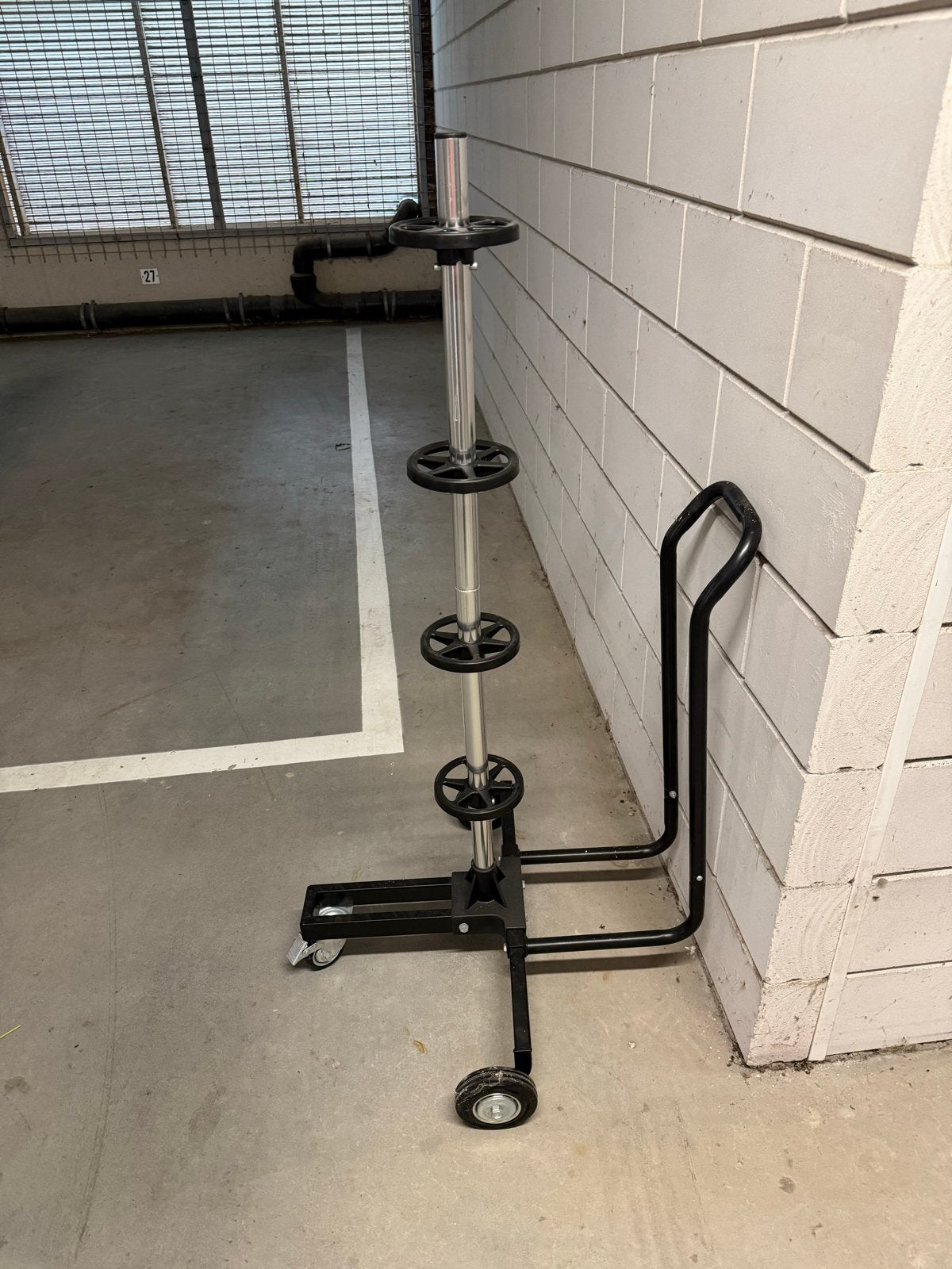 Bandenboom / Velgenboom met wielen, Auto diversen, Ophalen, Gebruikt