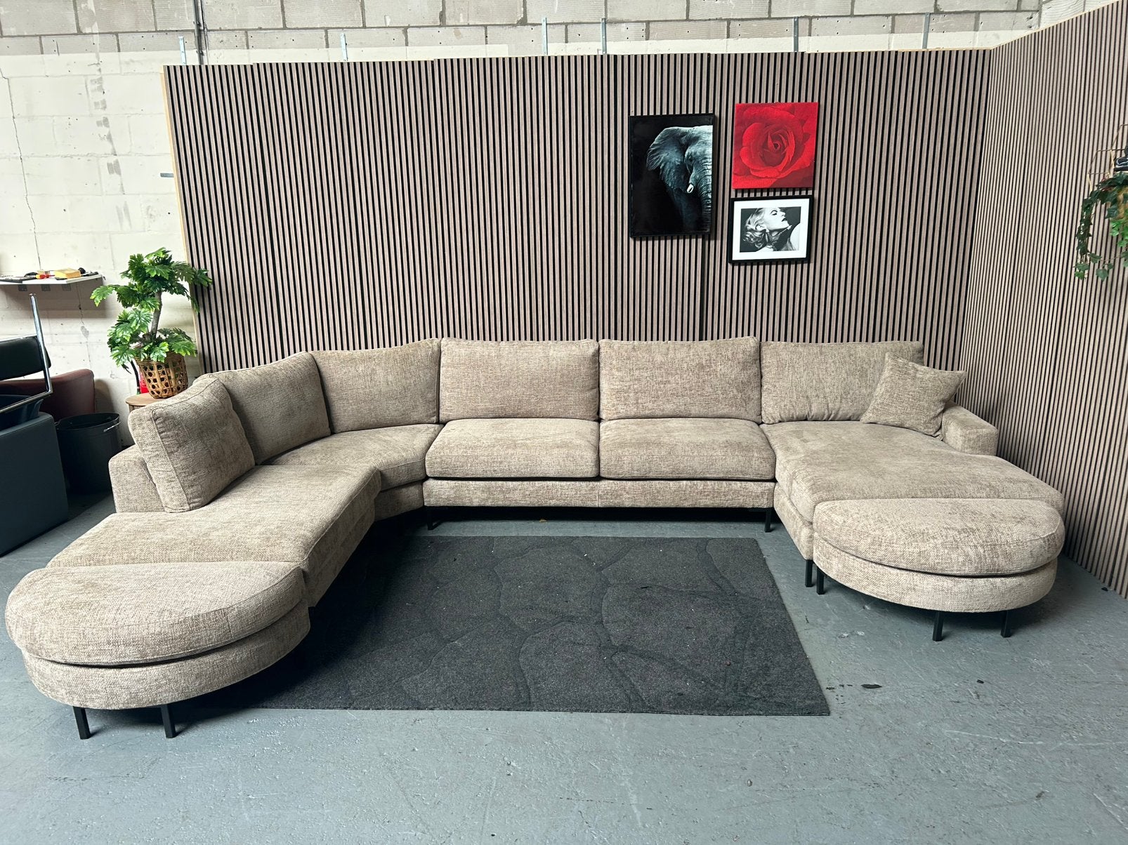 GRATIS LEVERING Urban Sofa U-Bank Beige 439X240 GEREINIGD, Urban sofa beige, Hoekbank, 300 cm of meer, Ophalen of Verzenden