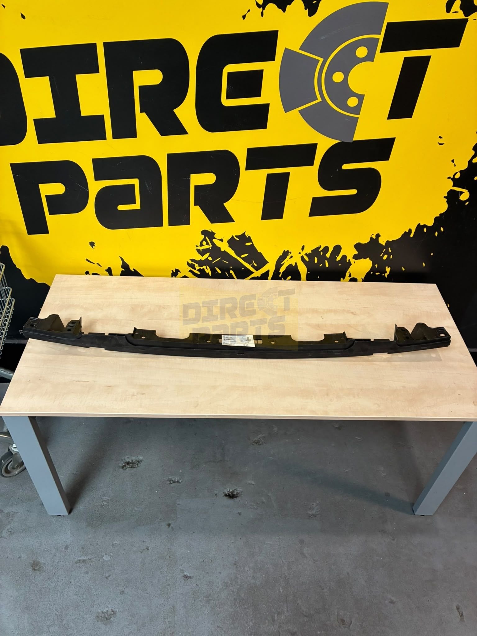 Volkswagen	T5 (7/03-10/09) achterbumperversterking 7H0807723