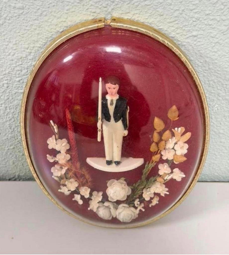 Antieke ronde stolp ovaal handgemaakt poppetje bloemen 1900, Ophalen of Verzenden