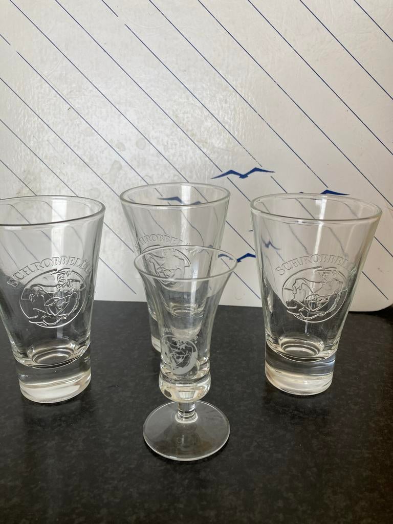 Glaasjes voor Schrobbelèr 4 stuks, Ophalen, Glas of Glazen, Gebruikt, Glas