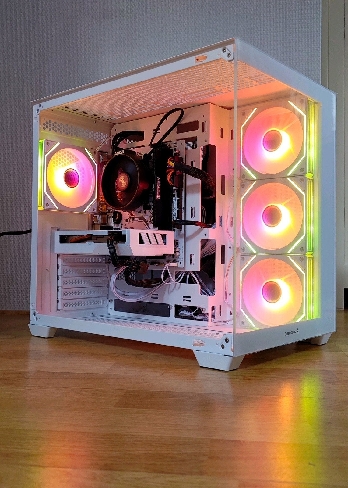 Prachtige gaming pc met Rtx 4060, Ryzen 5 en 16gb+ Ram, Ophalen, Zelf gebouwde pc, AMD Ryzen 5, Zo goed als nieuw