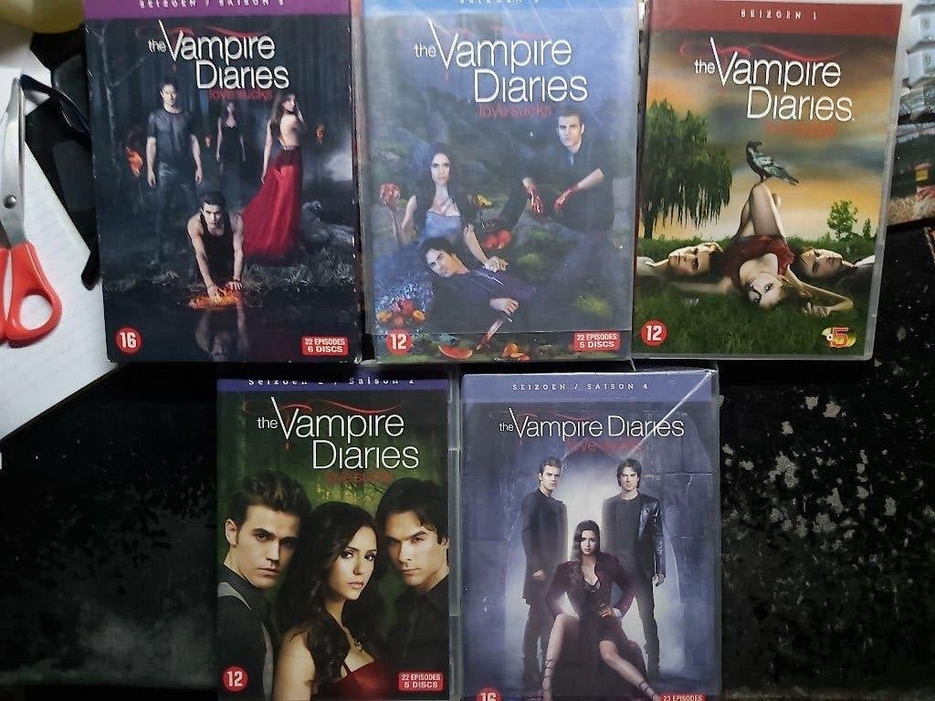 vampire diaries  1 t/m. 5, Engels, Nederlands, Ophalen of Verzenden, Zo goed als nieuw