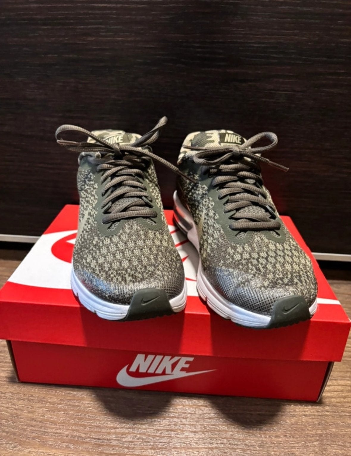 Nike Air Max sneakers - Maat 38 - Camouflage, Kleding | Dames, Ophalen of Verzenden, Zo goed als nieuw, Groen, Sneakers of Gympen