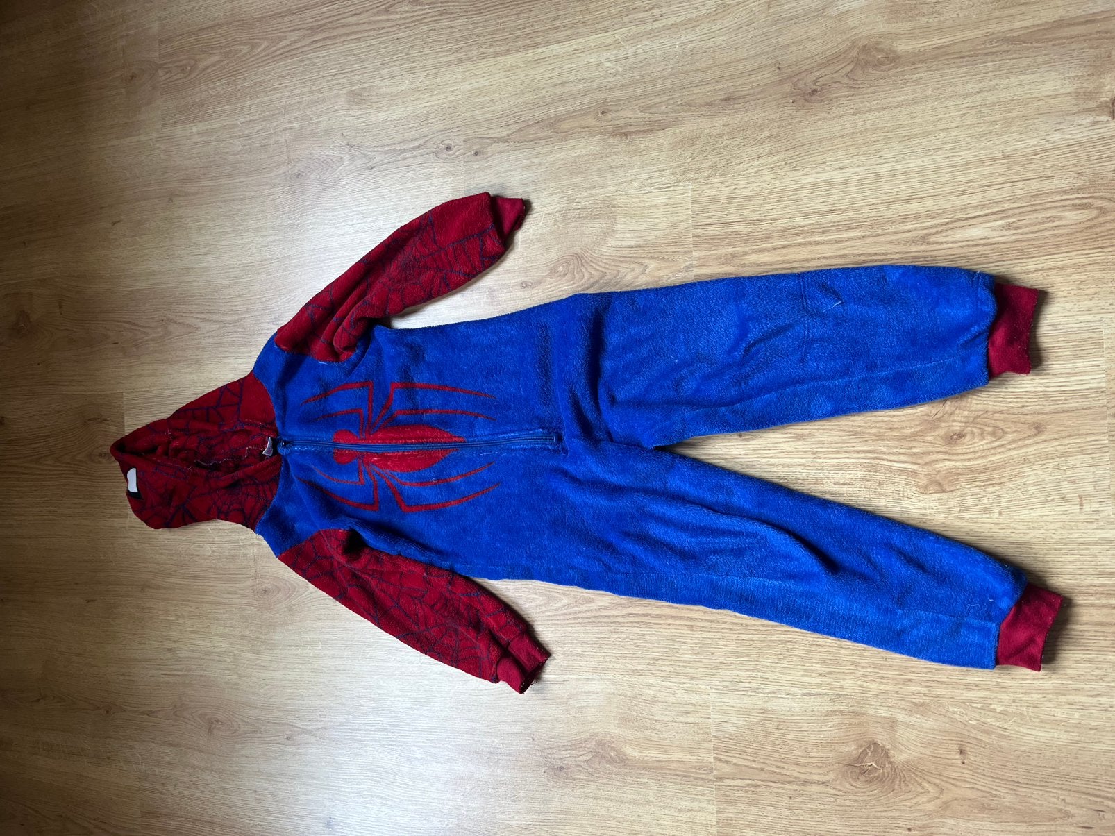 Spiderman onesie 122/128, Ophalen of Verzenden, Zo goed als nieuw, 122 t/m 128, Jongen