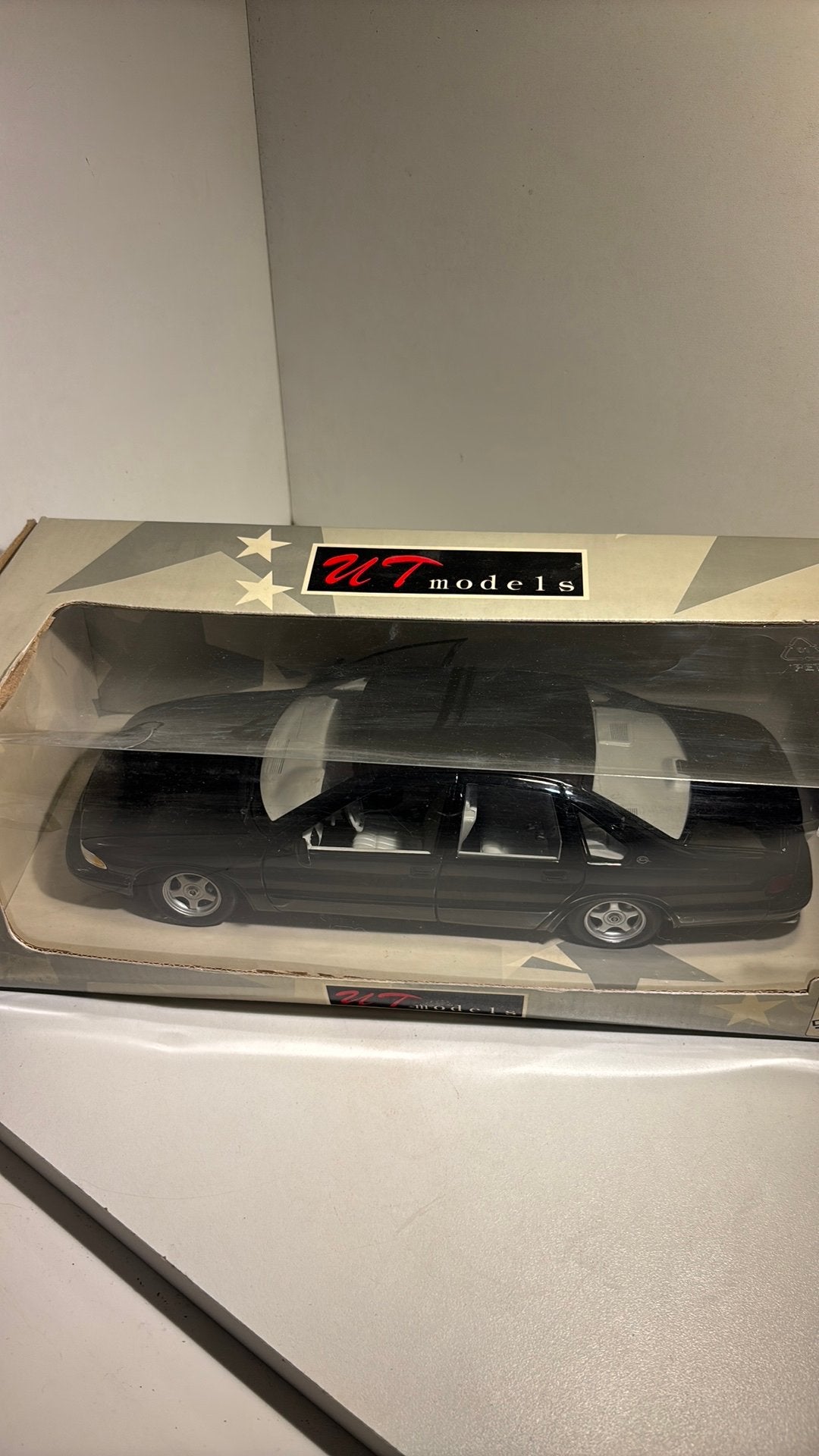 Chevrolet impala ss ut models 1.18, Hobby en Vrije tijd, UT Models, Ophalen of Verzenden, A, A