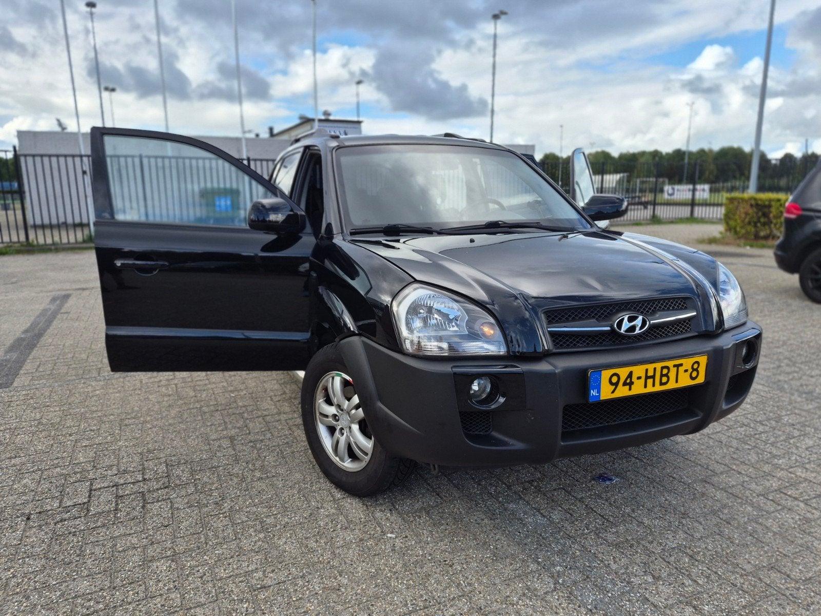 Hyundai Tucson 2.0 I 2WD 2008 Zwart, 4 cilinders, Zwart, Origineel Nederlands, 75 €/maand