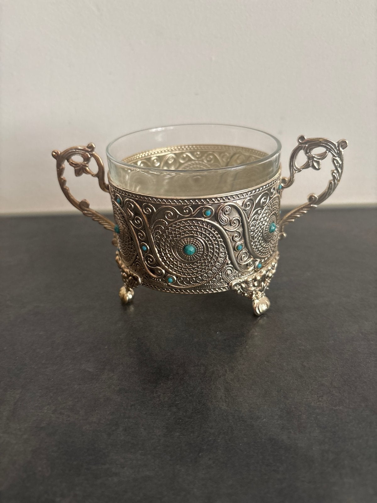 Decoratieve theeglashouder met handvatten en turkoois, Antiek en Kunst, Ophalen of Verzenden
