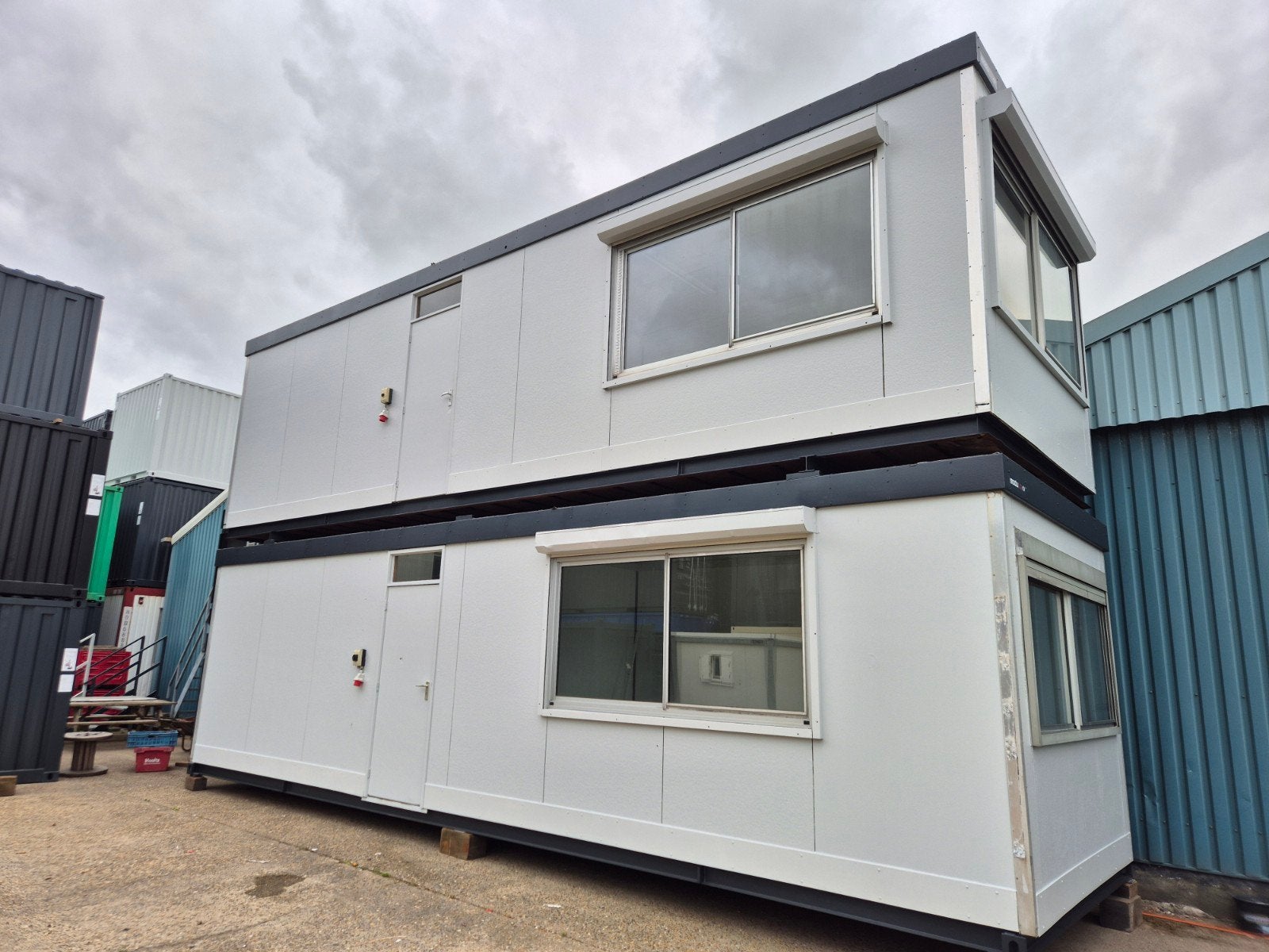 kantoorunit / uitvoerderskeet / bouwkeet / woonunit 10x3m, Ophalen