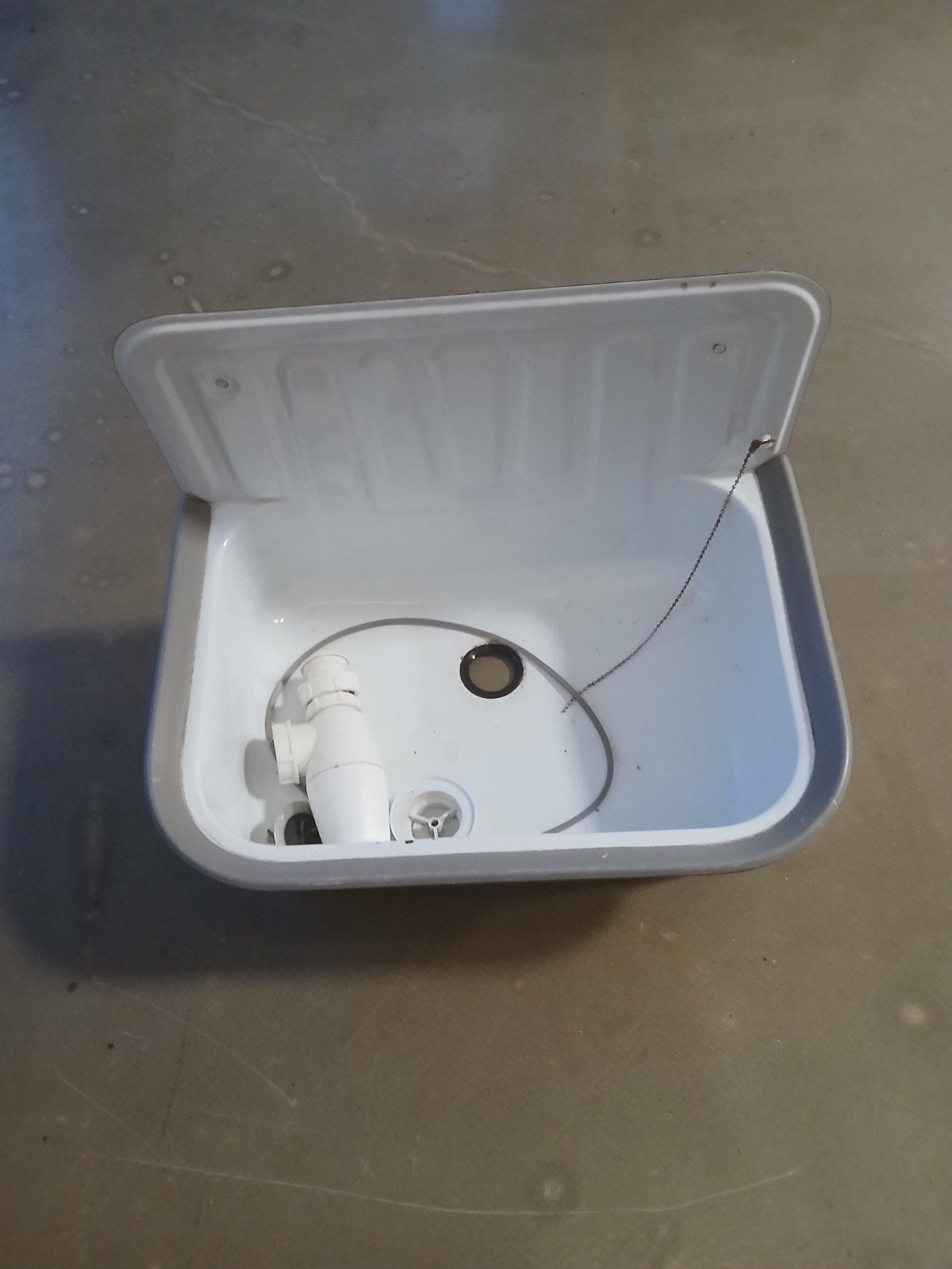 Witte wasbak met sifon en kettingplug, Ophalen of Verzenden, Gebruikt, Wastafel