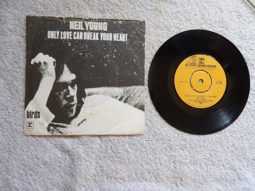 Neil Young - only love can break your heart, Gebruikt, Verzenden, 7 inch, Fotohoes