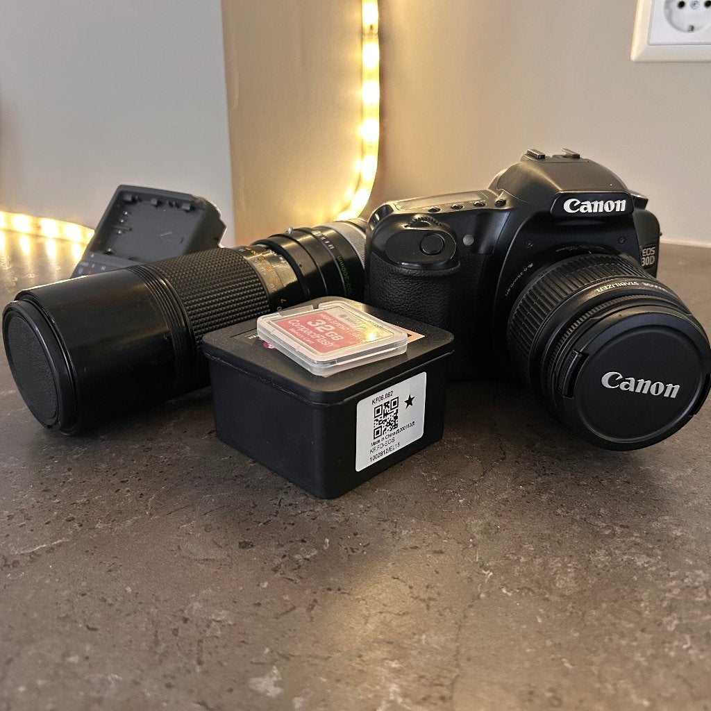 Canon EOS 30D + Canon 18-55mm IS Lens – DSLR Camera Kit