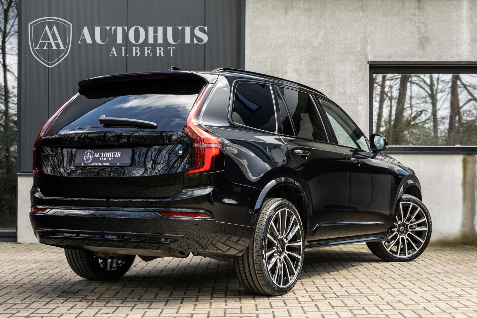 Volvo XC90 T8 Ultra Dark B&W Pano Lucht 360 HUD Massage 22", Gebruikt, Zwart, 4 cilinders, 1969 cc