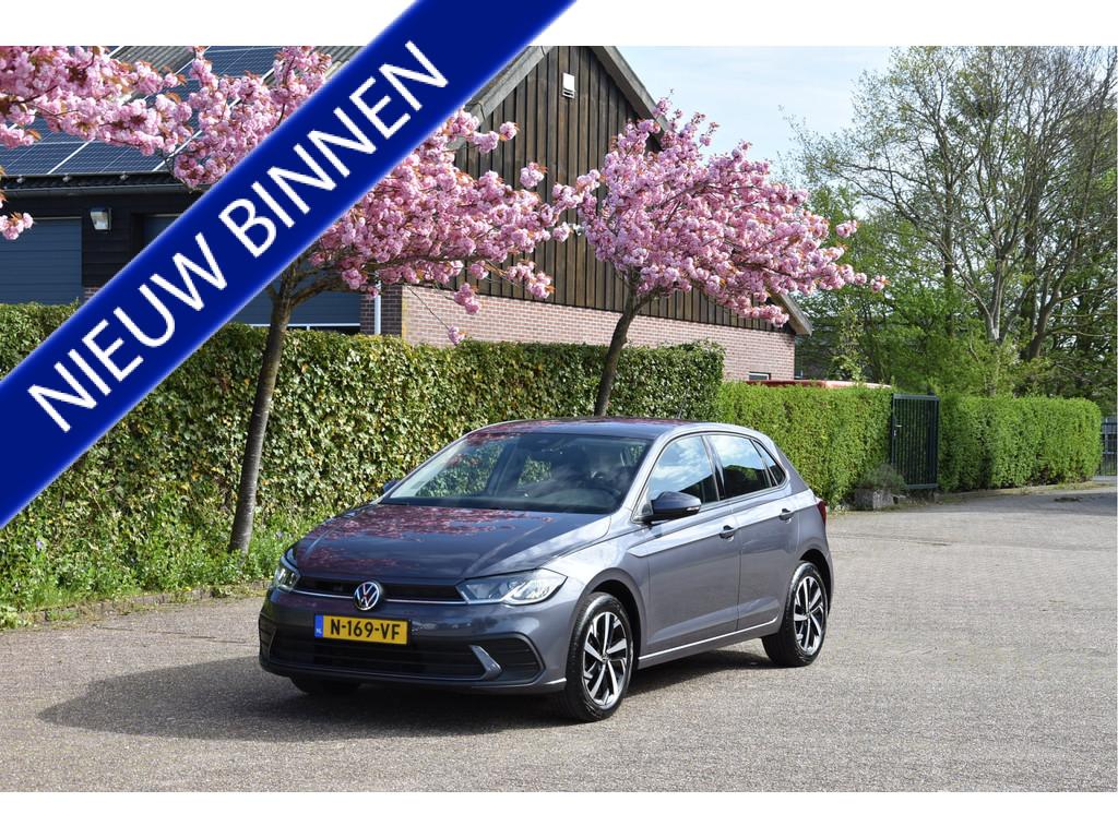 Volkswagen Polo 1.0 TSI Life Nw model NAP Carplay PDC virtue, Stof, Gebruikt, 580 kg, Met garantie (alle)