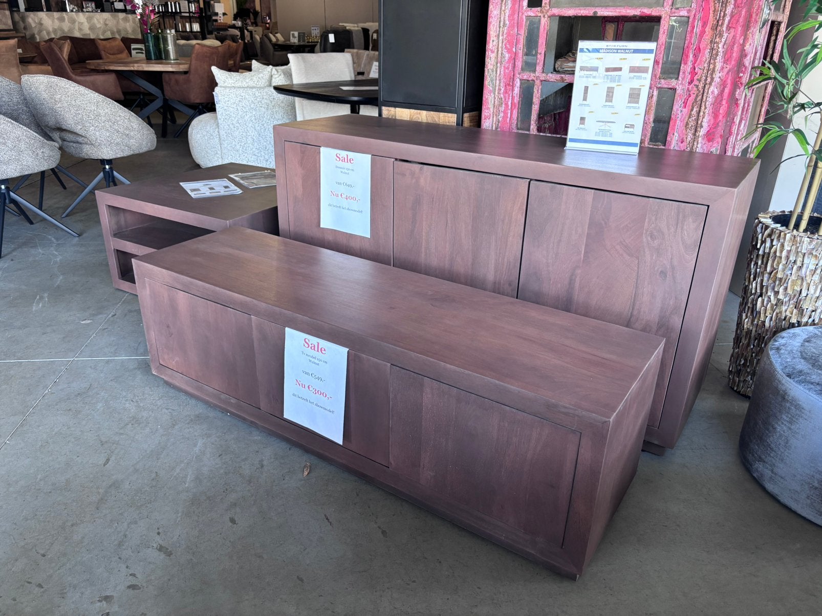 Tv meubel walnut mangohout 150 cm (showroom exemplaar, Ophalen, 150 tot 200 cm, Zo goed als nieuw, Minder dan 100 cm