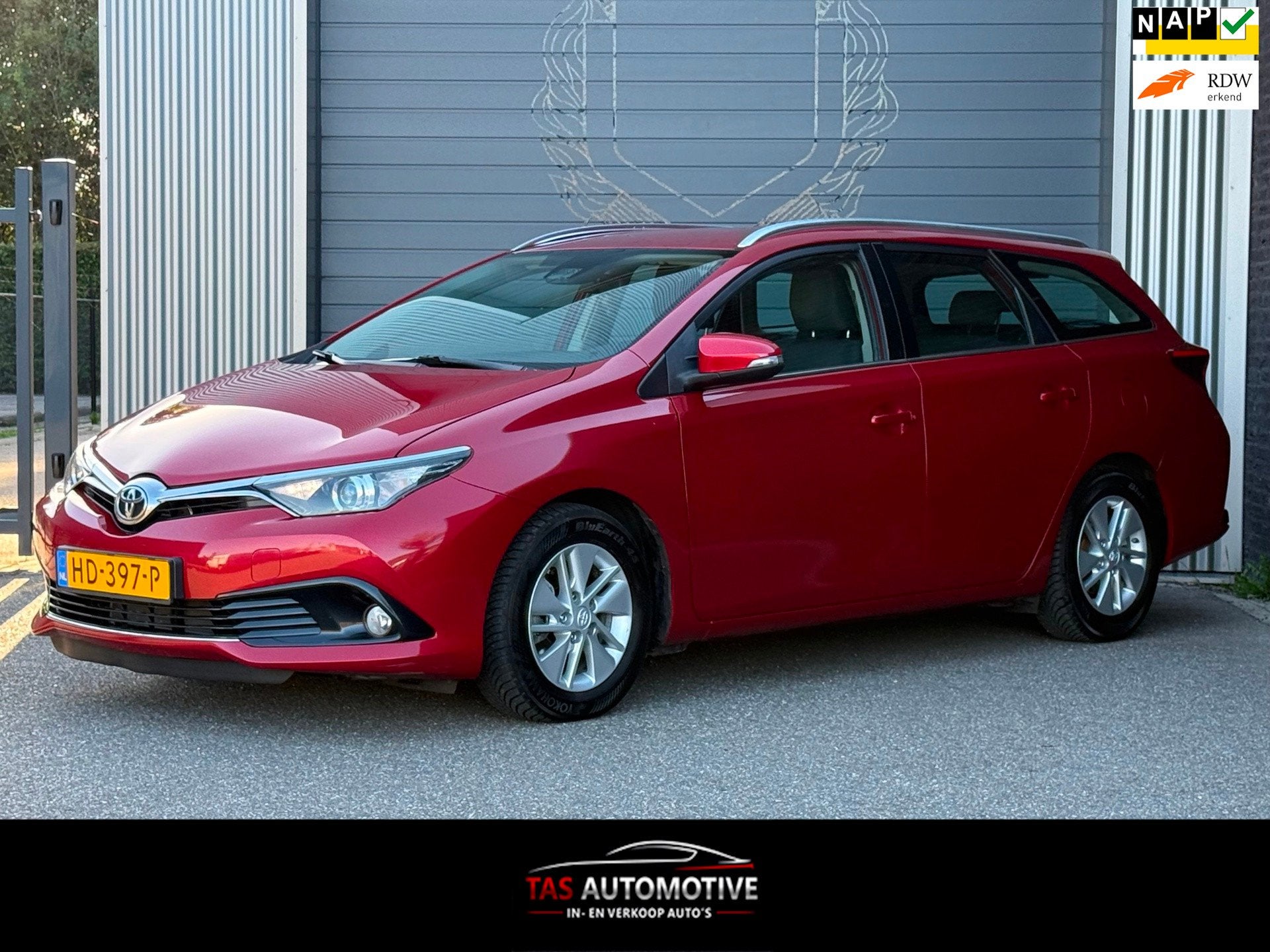 Toyota Auris Touring Sports 1.6D Aspiration 1e EIG / NAVI, Auto's, Voorwielaandrijving, Dealer onderhouden, 450 kg, Gebruikt