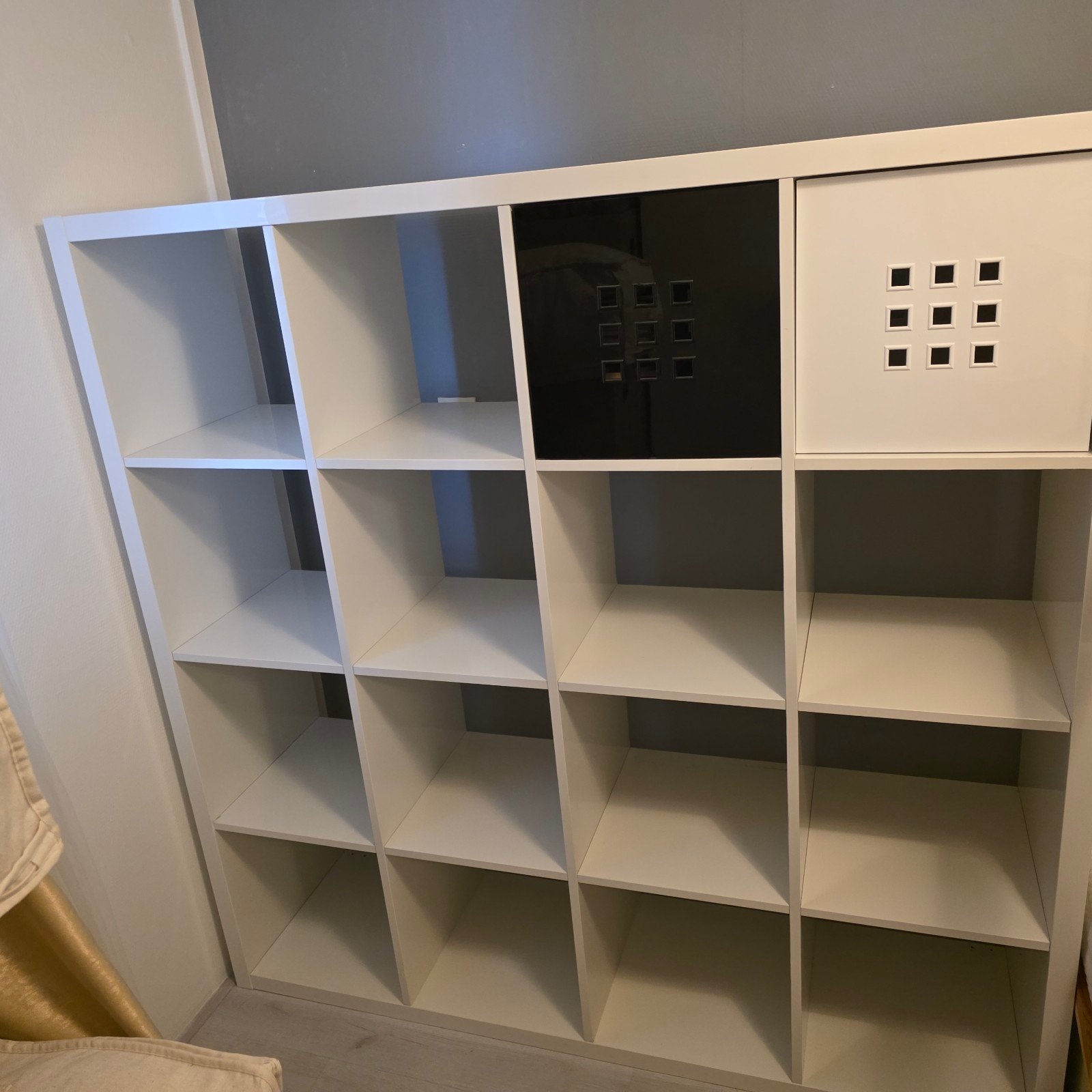 IKEA Kallax Kast met 16 vakken - Wit, Huis en Inrichting, Kasten | Boekenkasten, Met deur(en), 100 tot 150 cm, 100 tot 150 cm