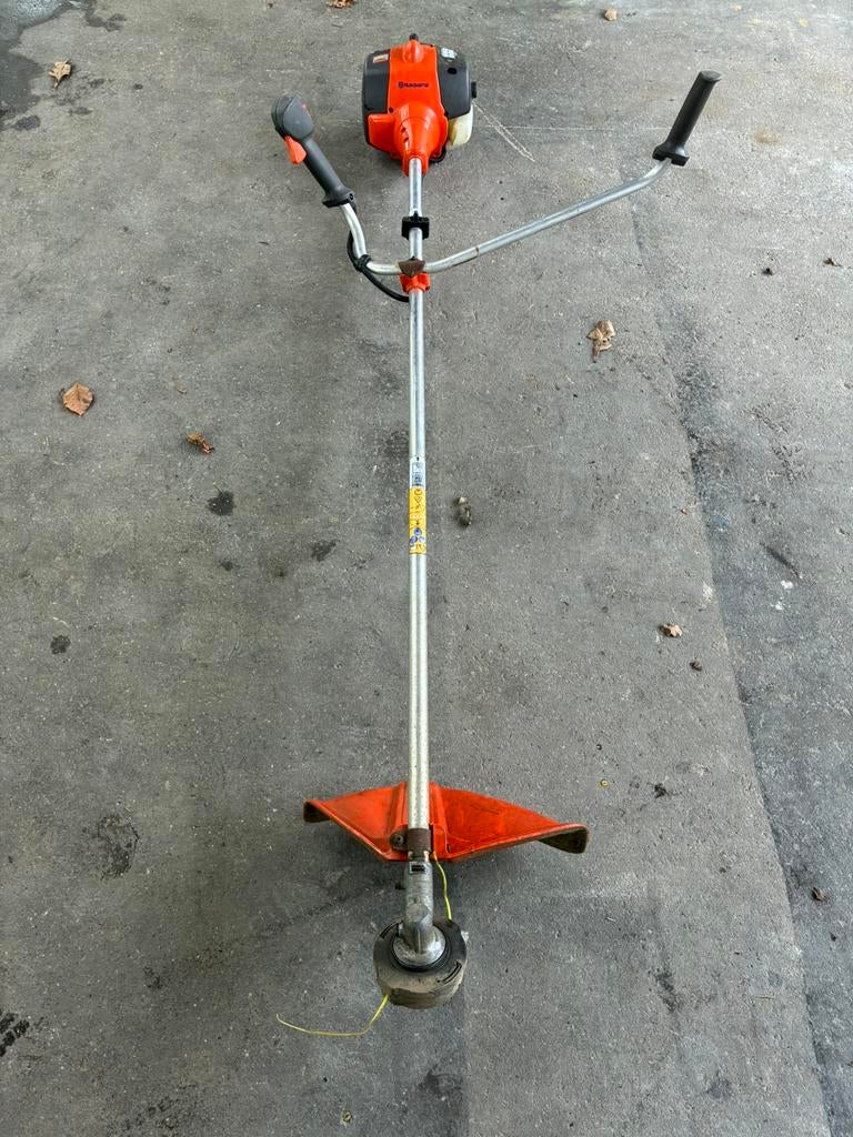 Husqvarna bosmaaier 128R E-tech, Ophalen of Verzenden, Zo goed als nieuw, 30 tot 50 cm, Benzine