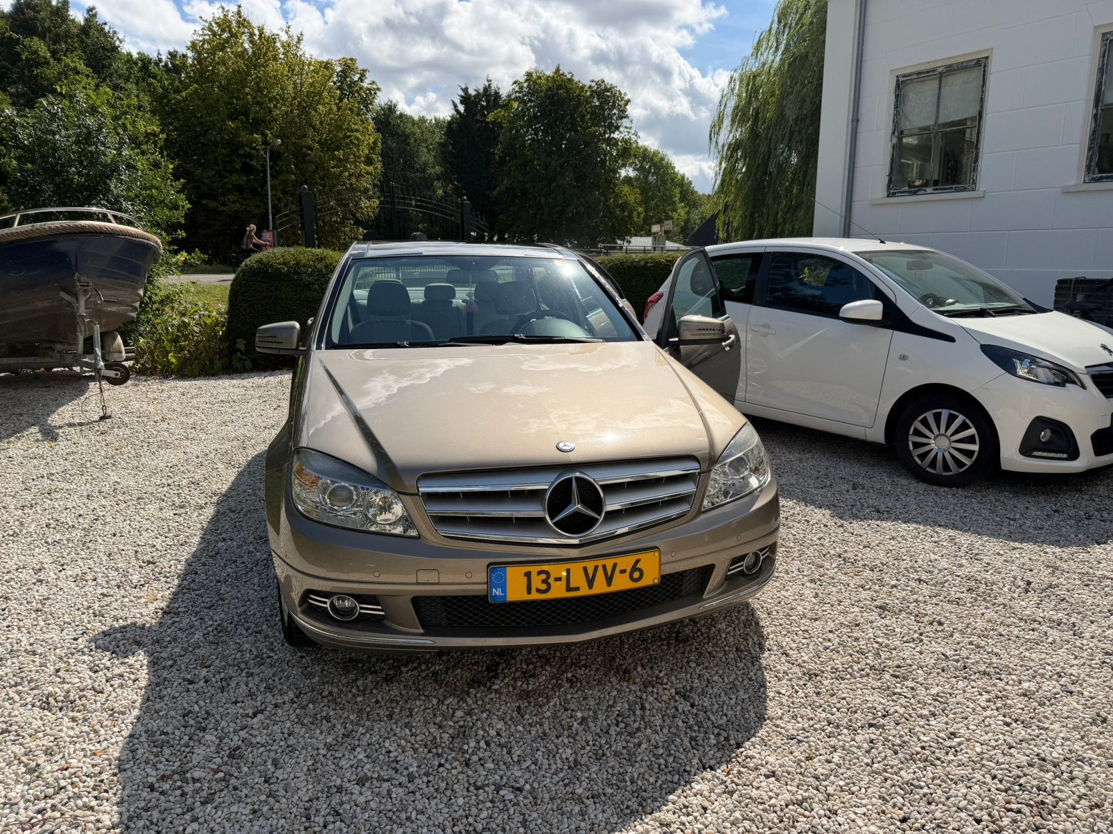 Mercedes-Benz C-Klasse 1.8 C180 CGI Sedan AUT 2010 Beige, Auto's, Automaat, 745 kg, Achterwielaandrijving, 1800 kg