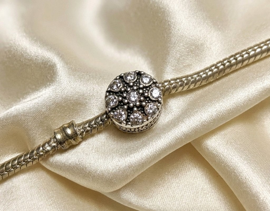 Bedel Charm voor bedelarmband zilver met strass, Sieraden, Tassen en Uiterlijk, Overige merken, Overige materialen, Nieuw, Ophalen of Verzenden