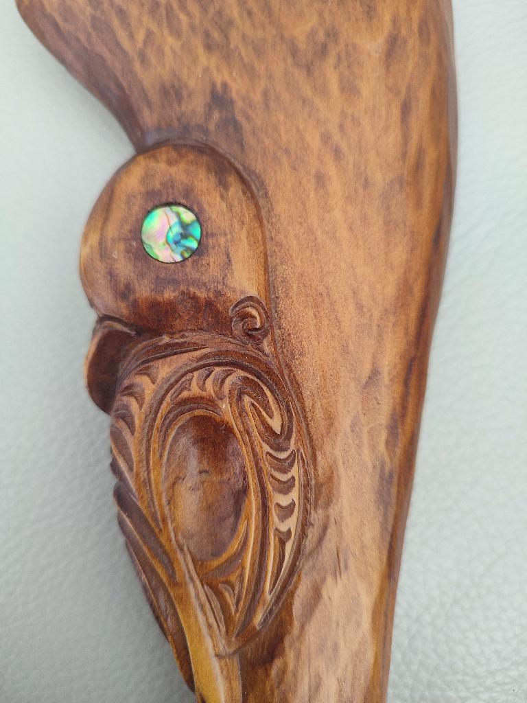 Zeldzaam: Maori Patu. Handgesneden knuppel met pāua ogen, Antiek en Kunst, Verzenden