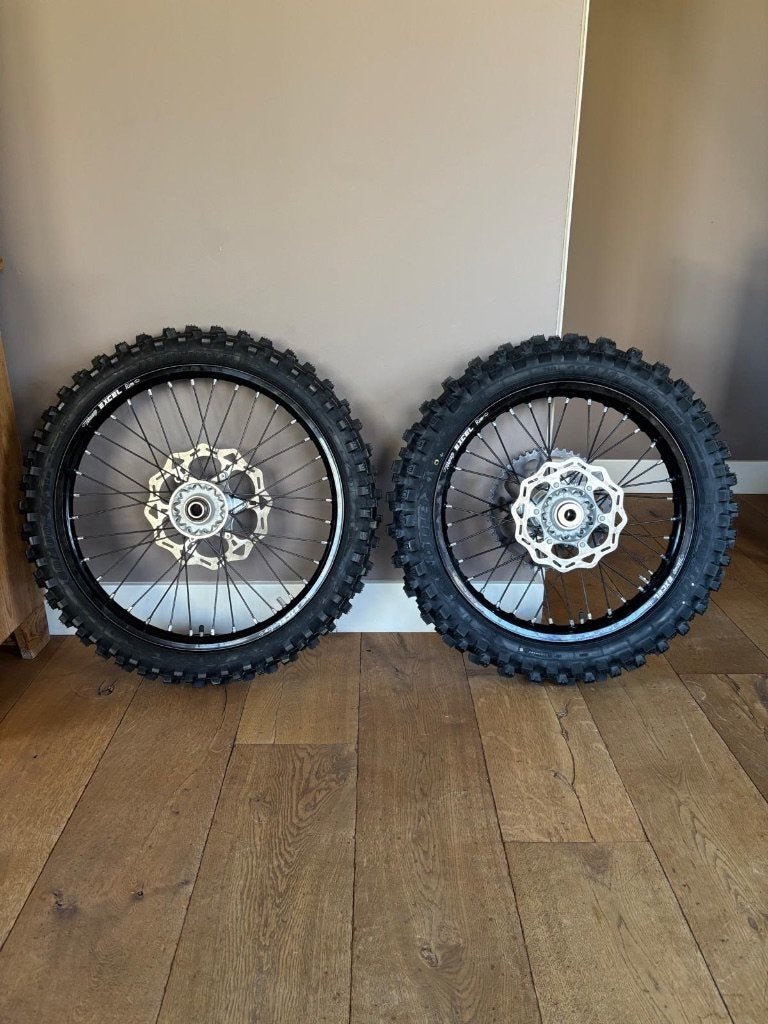 Excel nieuwe crosswielen + banden orgineel ktm gasgas husqva, Motoren, Ophalen of Verzenden, Nieuw
