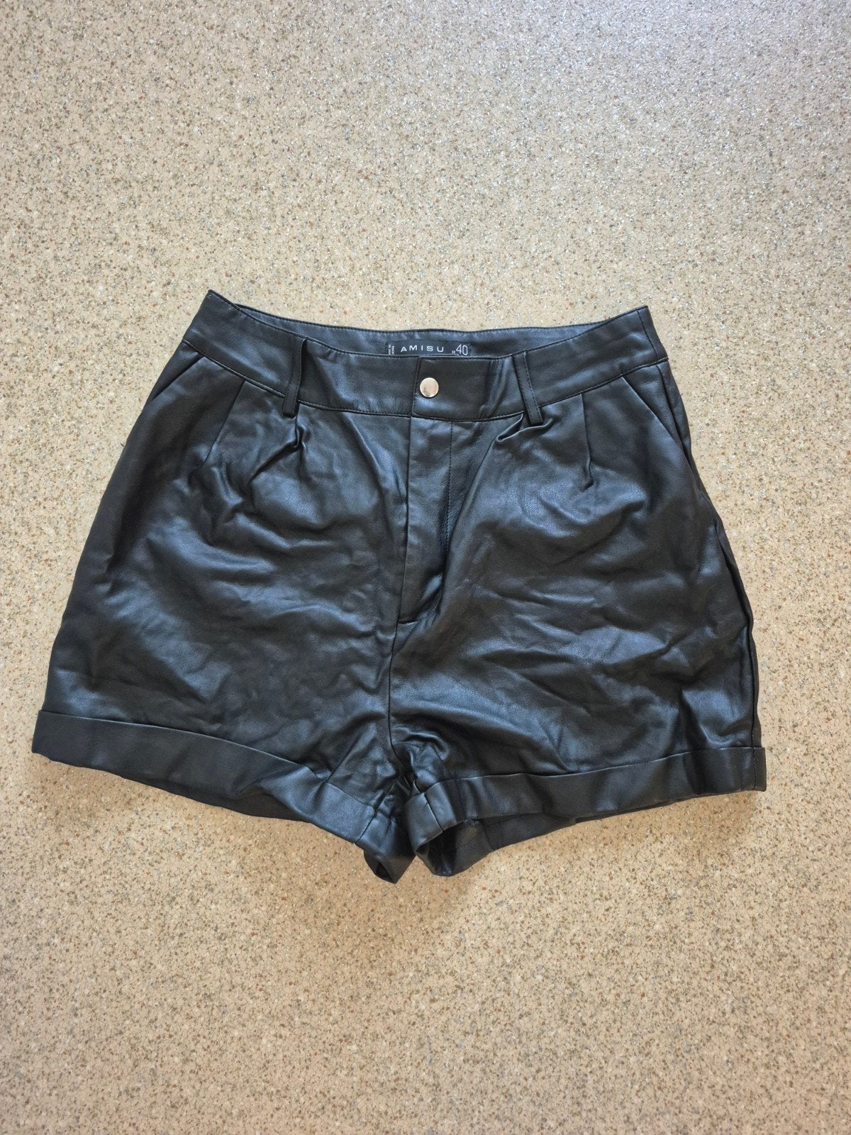 Zwarte leren shorts van Amisu - Maat 40, Maat 38/40 (M), Kort, Zwart, Ophalen of Verzenden