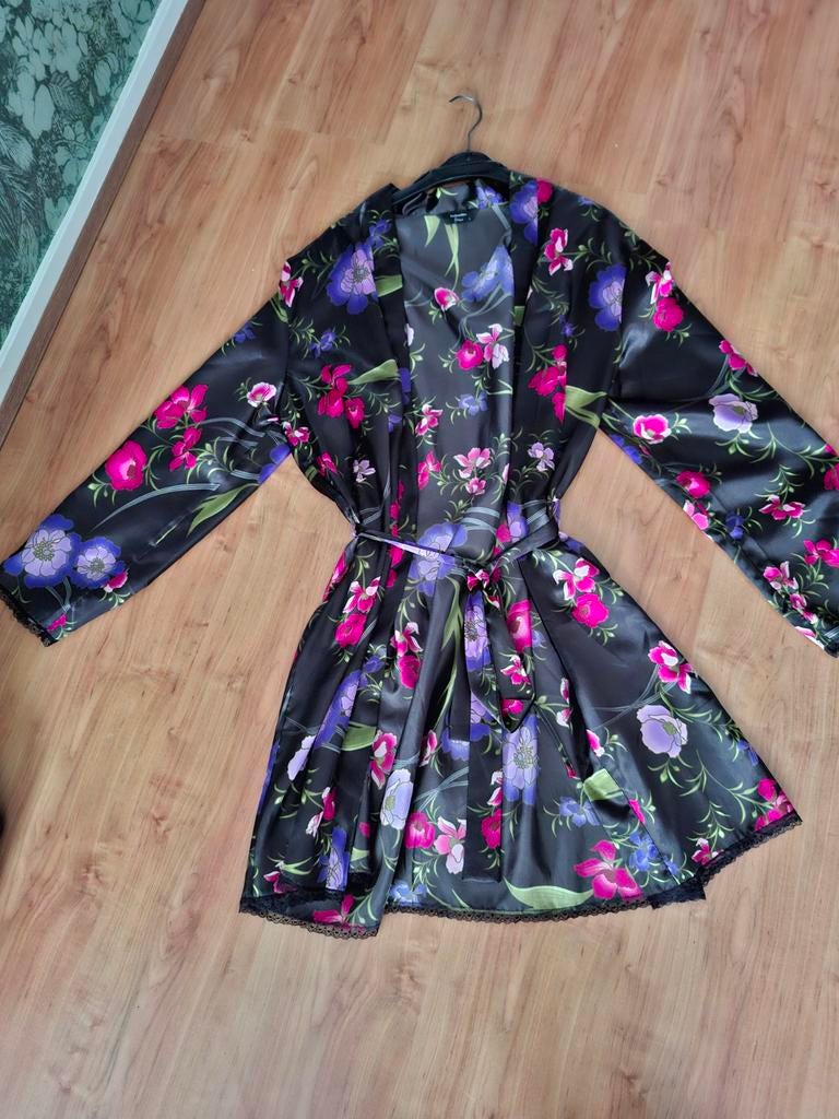 Kimono 2 stuks van merk hunkemoller zijn per stuk 20,00, Hunkemöller, Ophalen, Zo goed als nieuw, Maat 46/48 (XL) of groter