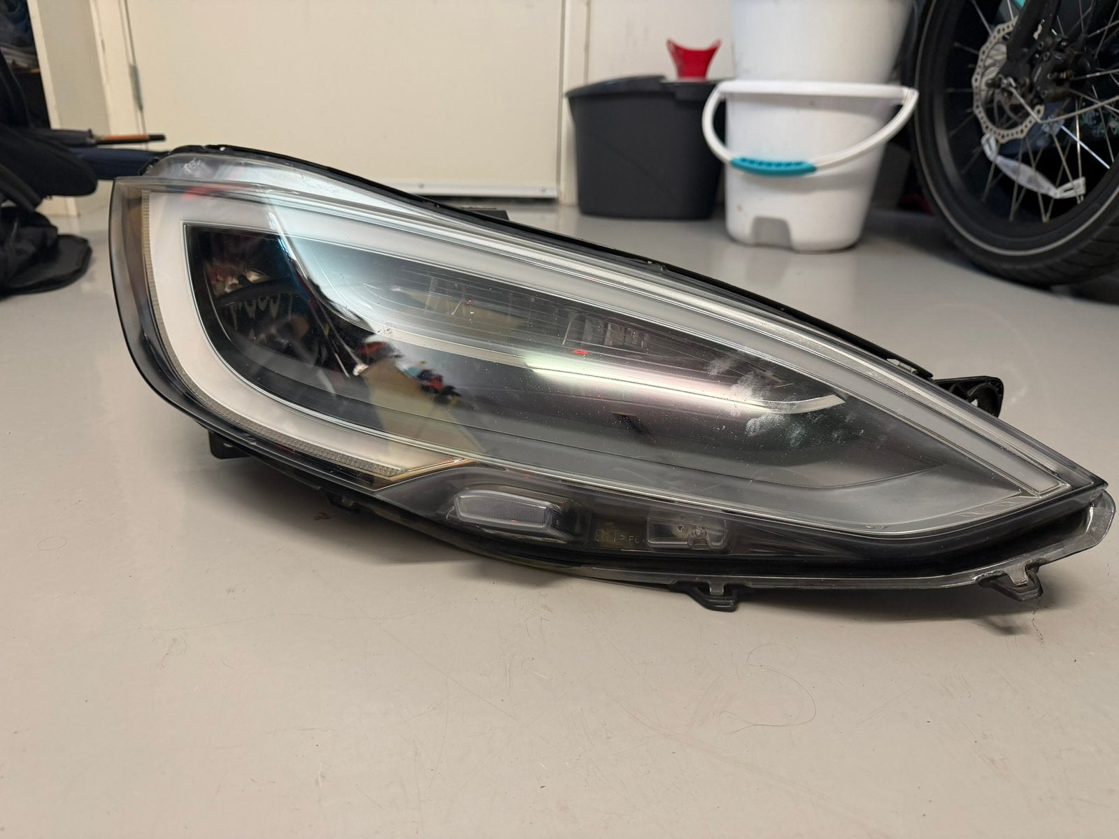 Tesla Model S Refresh Koplamp Rechts (RH) – ECE LHD Uplevel, Ophalen, Gebruikt