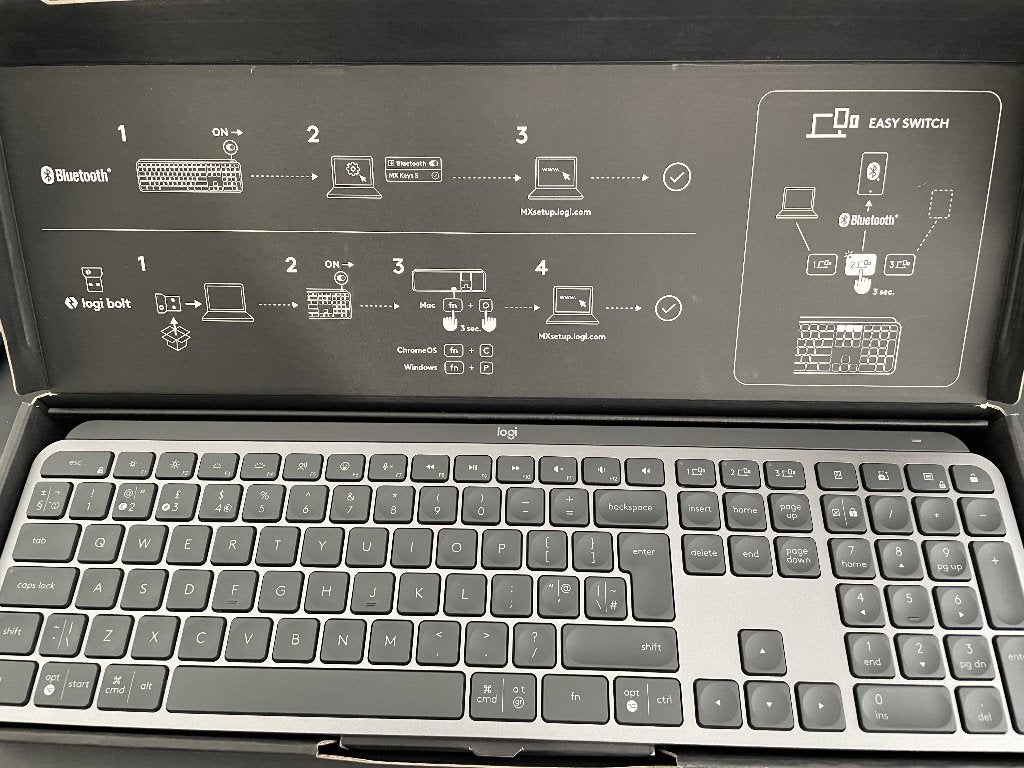 Logitech MX Keys S Keyboard, Ophalen, Multimediatoetsen, Zo goed als nieuw, Draadloos