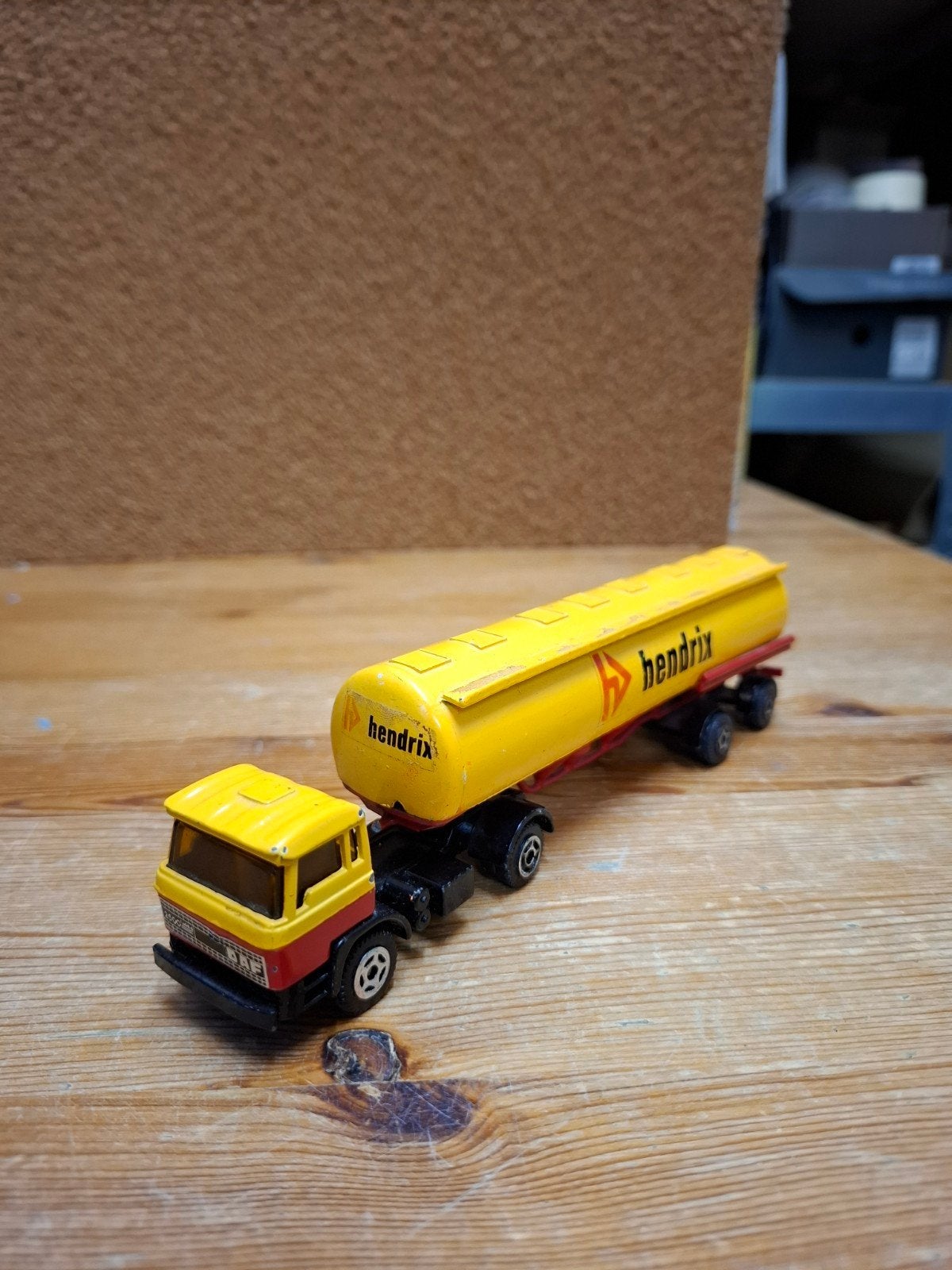 Miniatuur daf met hendrix veevoer oplegger, Ophalen of Verzenden, Gebruikt, Bus of Vrachtwagen, Overige merken