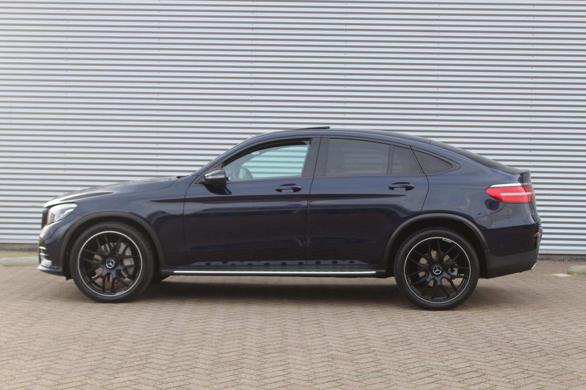 Mercedes GLC-klasse Coupé 250 4MATIC AMG/PANO/full options!, Gebruikt, 4 cilinders, Blauw, Leder