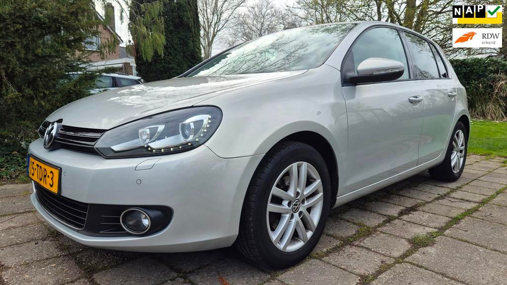 Volkswagen Golf 1.2 TSI Highline BlueMotion CRUISE AIRCO NAV, Voorwielaandrijving, Euro 5, Traction-control, Gebruikt