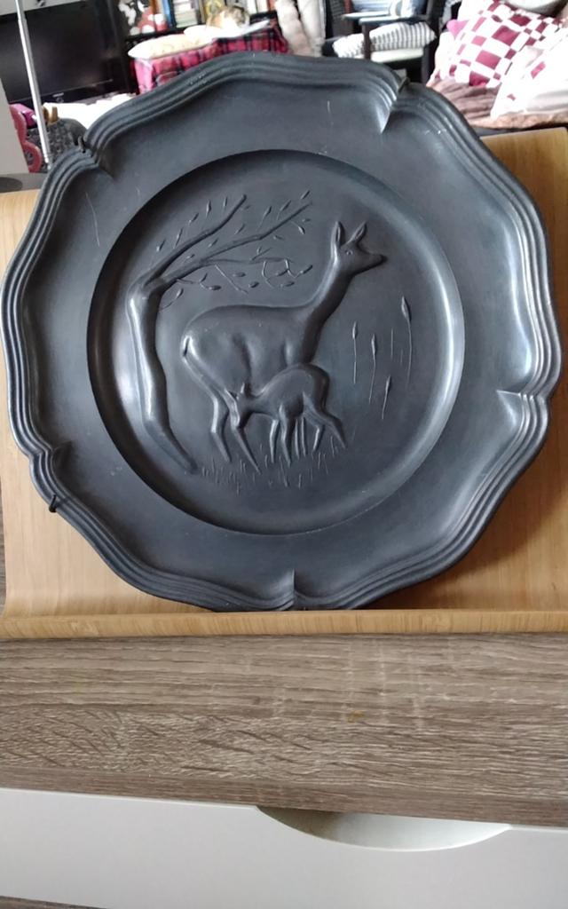 Tinnen (hoogwaardig) bord met een veerwandhanger, Antiek en Kunst, Ophalen of Verzenden