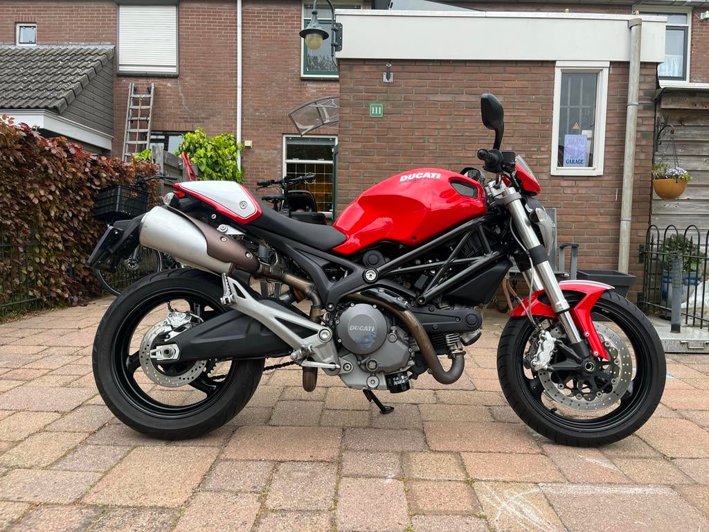 Ducati Monster 696 2010 - Sportieve Naked Bike, Motoren, Motoren | Ducati, 2 cilinders, Motorrijbewijs A, Gebruikt, Particulier