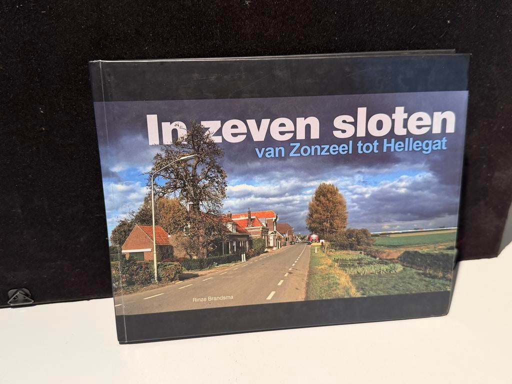 Boek: Zeedijkenroute & Oudemolen, Domweg gelukkig op 'De Tie, Ophalen of Verzenden, Gelezen