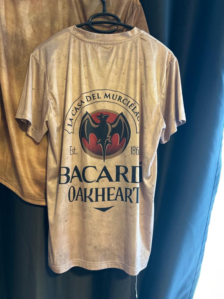 Bacardi Oakheart T-shirt - Maat M, Ophalen of Verzenden, Gedragen, Maat 48/50 (M), Beige