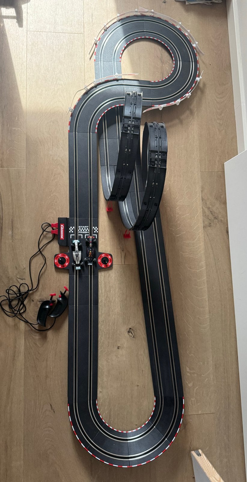 Carrera GO!!! Racing Heroes Racebaan - Max Verstappen vs Lew, Kinderen en Baby's, Racebaan, Carrera, Ophalen of Verzenden, Zo goed als nieuw