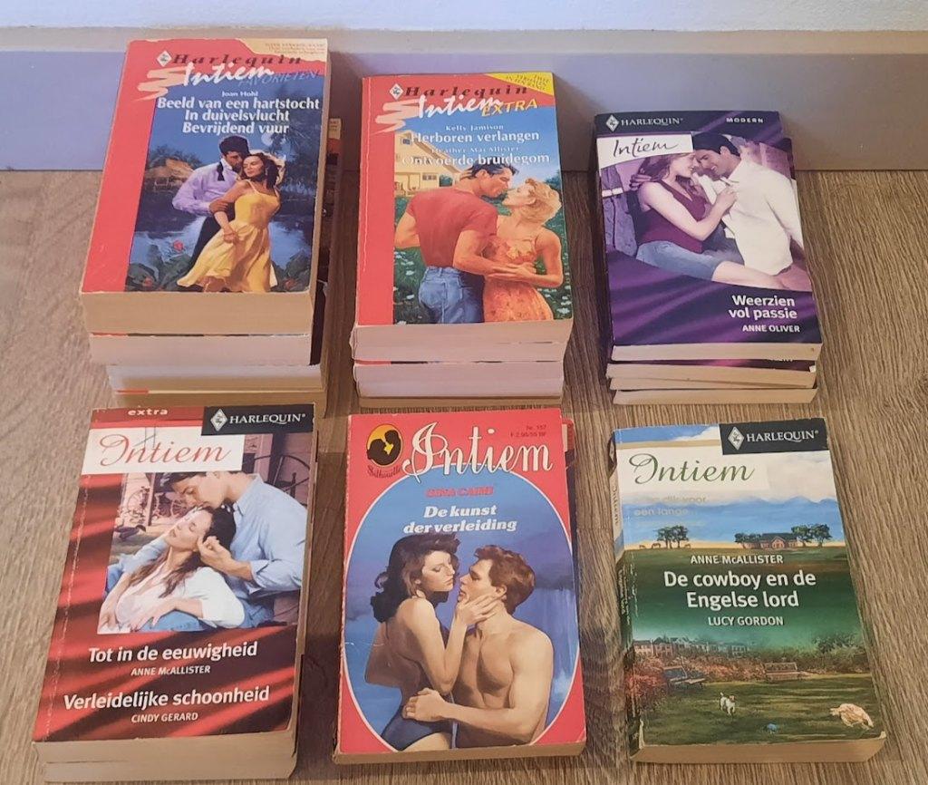 18 Romans van de serie Intiem, Ophalen of Verzenden, Gelezen, Nederland