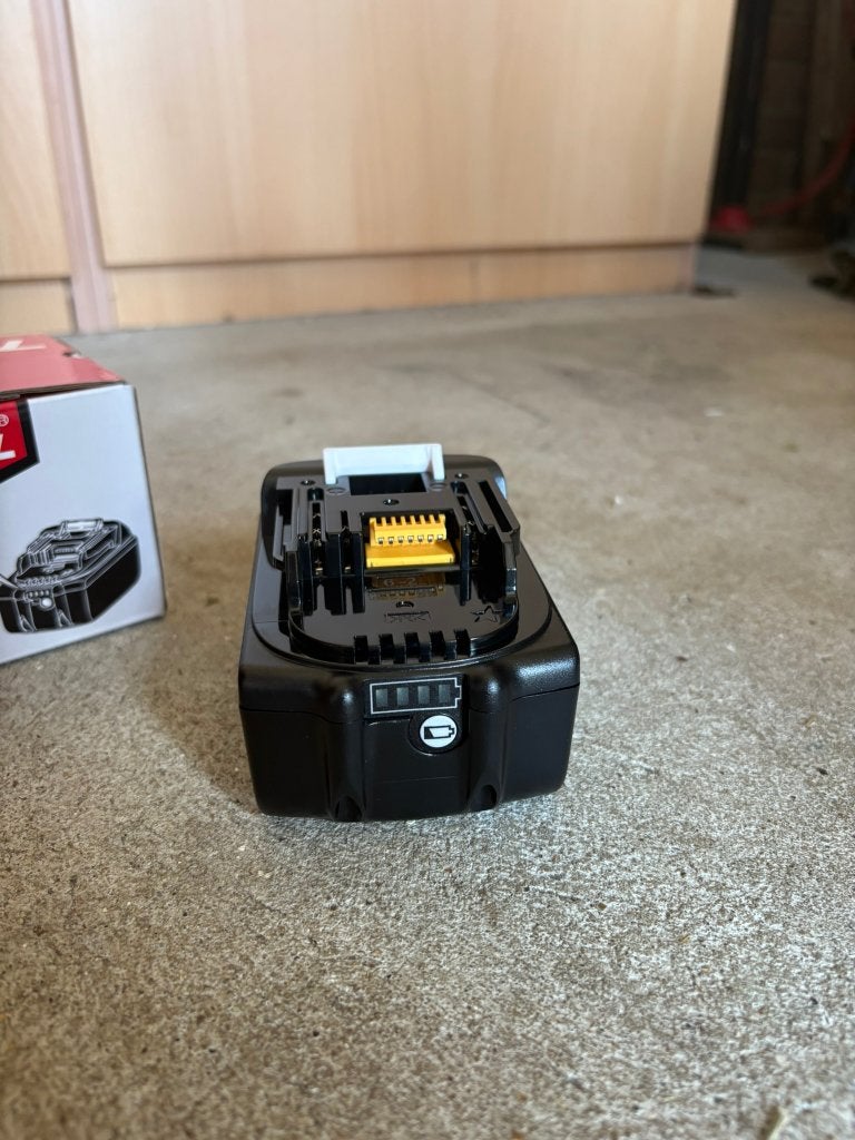 2x Nieuwe Originele Makita 18V 6.0Ah Accu's (BL1860B), Doe-het-zelf en Verbouw, Gereedschap | Boormachines, Verzenden, Nieuw, Minder dan 400 watt