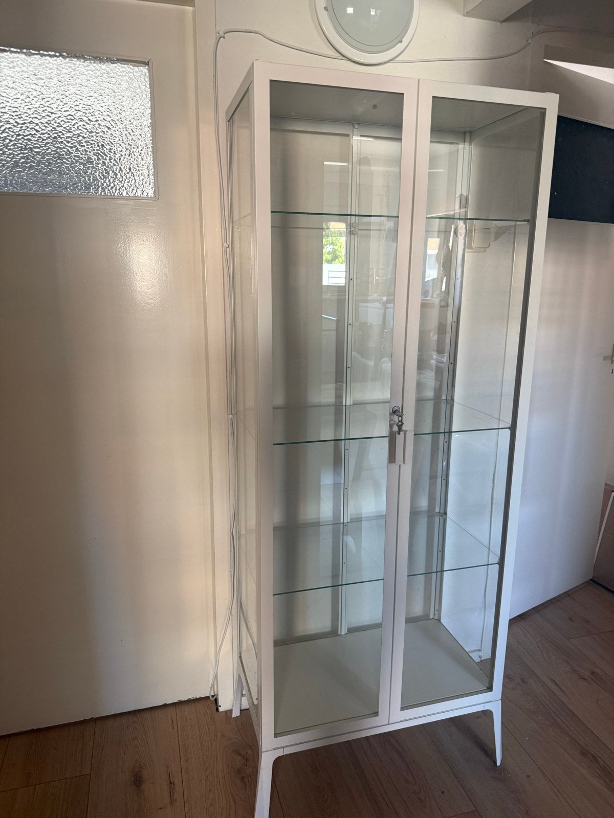 Milsbo vitrinekast, Ophalen, 50 tot 100 cm, 150 tot 200 cm, 25 tot 50 cm