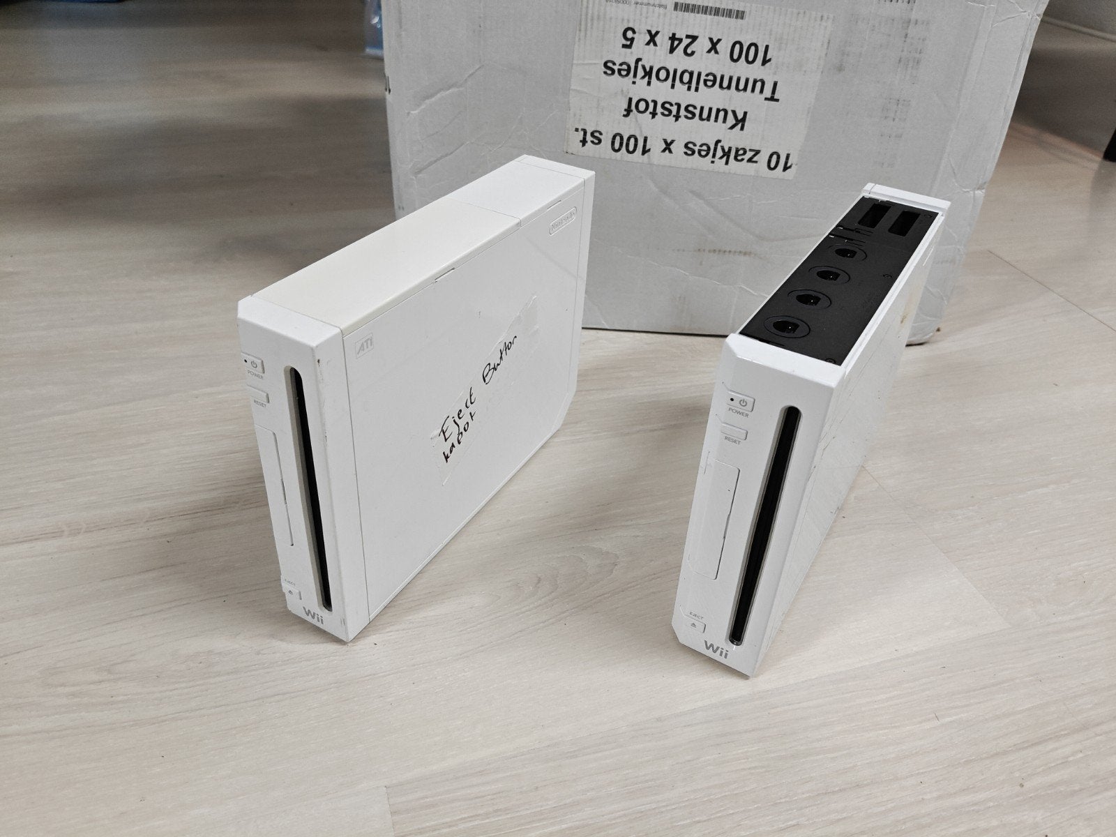 DEFECT 2X wii console, Nintendo, Gebruikt, Nintendo of Europe GmbH, Herriotstrasse 4, 60528 Frankfurt am Main, Duitsland, Zonder controller