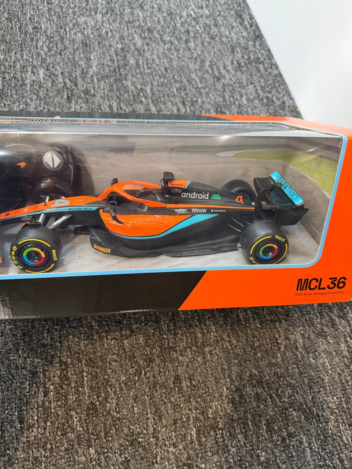 Nieuwe McLaren F1 MCL36 RC Raceauto 1:18 SEALED, Ophalen, Nieuw, Elektro, Auto onroad