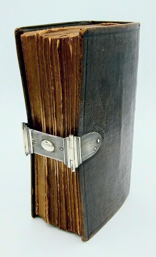 Bijbel met zilveren slot, Wed. M.H. Merkelbach, Harlingen, Verzenden, Bijbel
