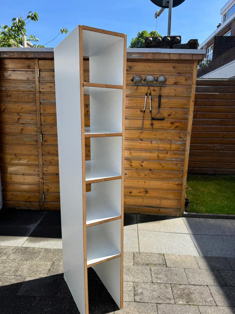 Smalle design kast /Ruimtebesparend /Perfect voor elke kamer, Ophalen, Zo goed als nieuw