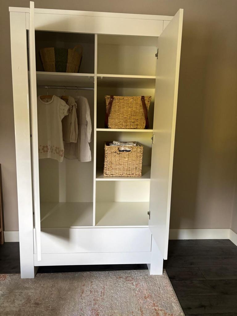 Kledingkast Alaska Hoogglans 2 baby of kinderkamer, Ophalen, 100 tot 150 cm, Zo goed als nieuw, 150 tot 200 cm