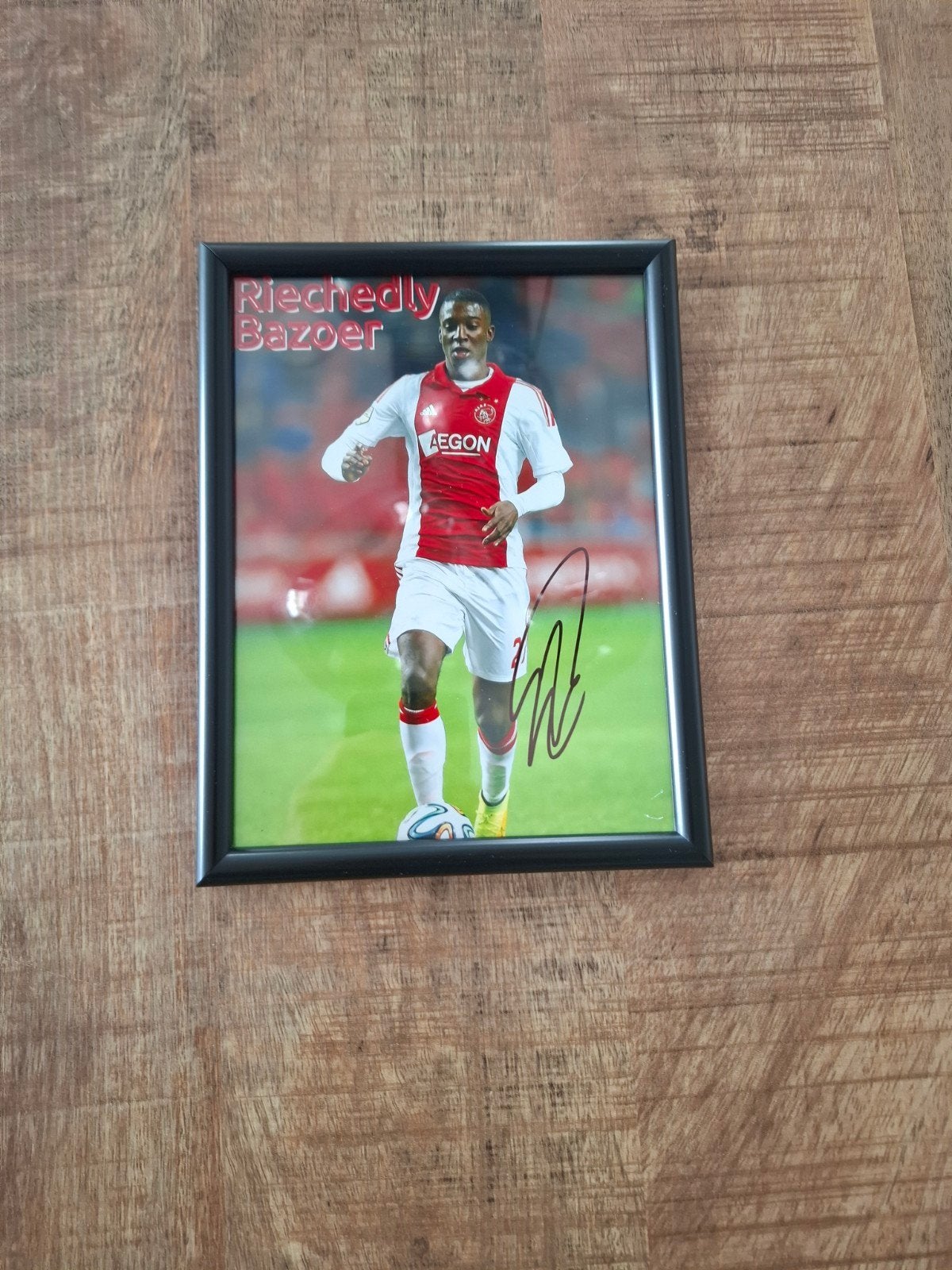 Officeel gesigneerde foto door Bazoer, Verzenden, Zo goed als nieuw, Overige typen