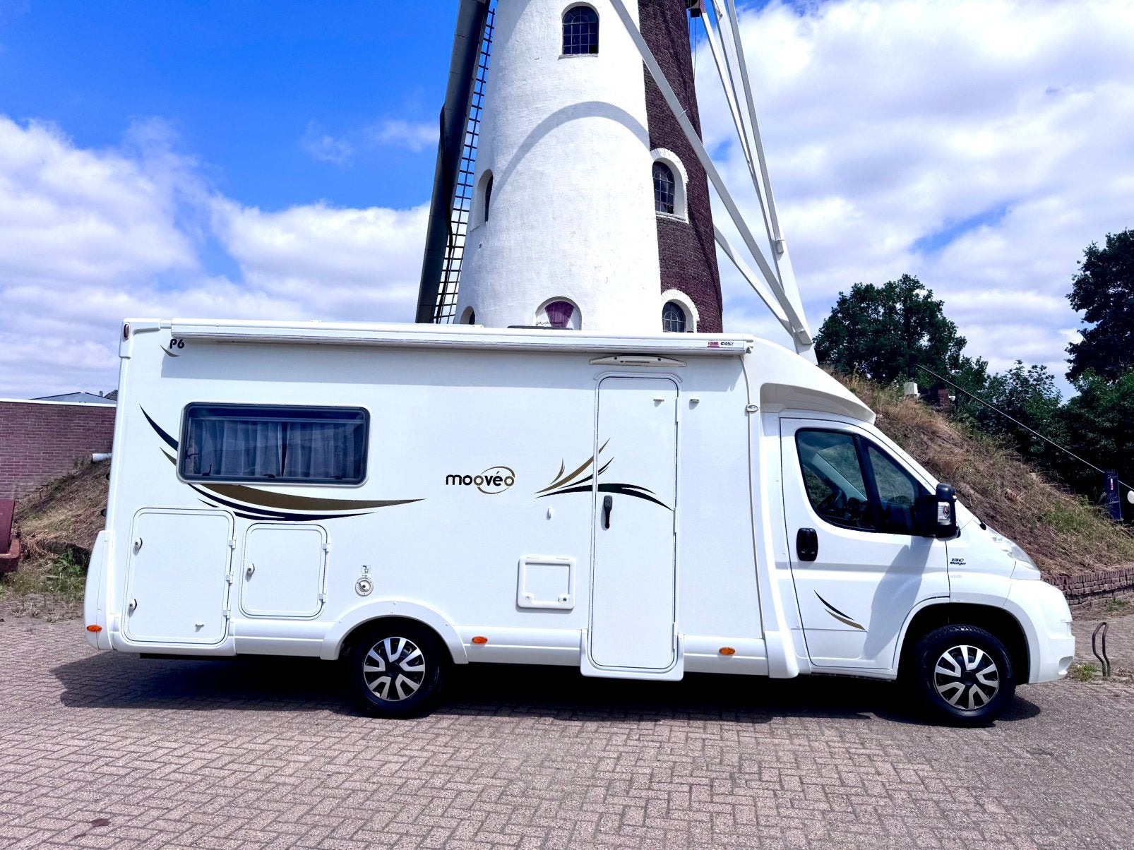 Caravans And Camping Pilote